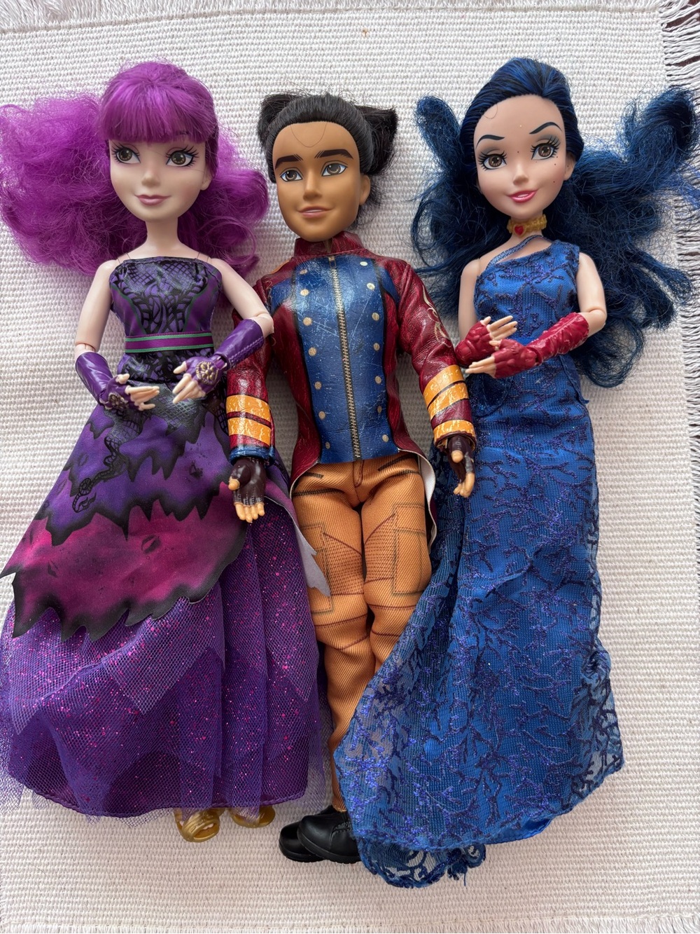 Disney Descendants 2 Isle of the Lost dolls featuring Mal, Jay, and Evie.